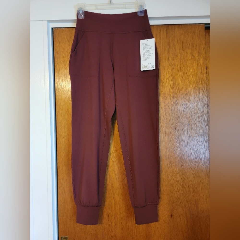 NWT LULULEMON Align HR Joggers, 6, maroonish